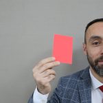 Hem Yönetiyor Hem Öğretiyor